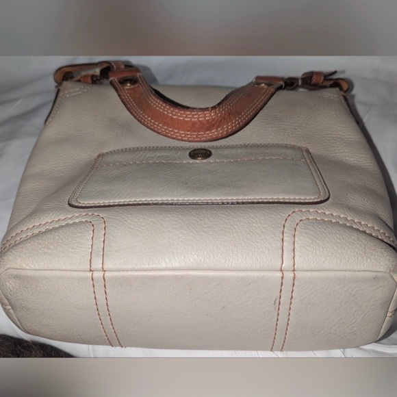 Coach Chelsea - Picture 9 of 12